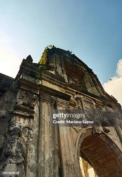 entrance to the old fort santiago, intramuros, manila, luzon, philippines, southeast asia, asia - fort santiago manila stock pictures, royalty-free photos & images