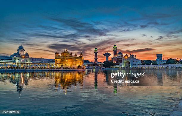 golden temple - amritsar stockfoto's en -beelden