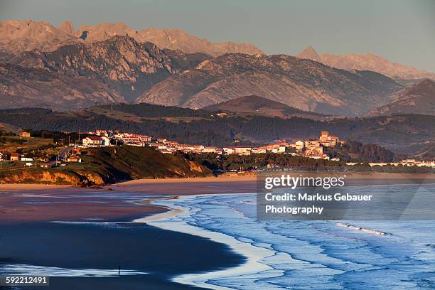 san vicente de la barquera - san vicente de la barquera stock pictures, royalty-free photos & images