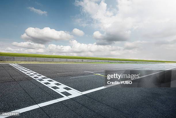 motor racing track - race track stock-fotos und bilder