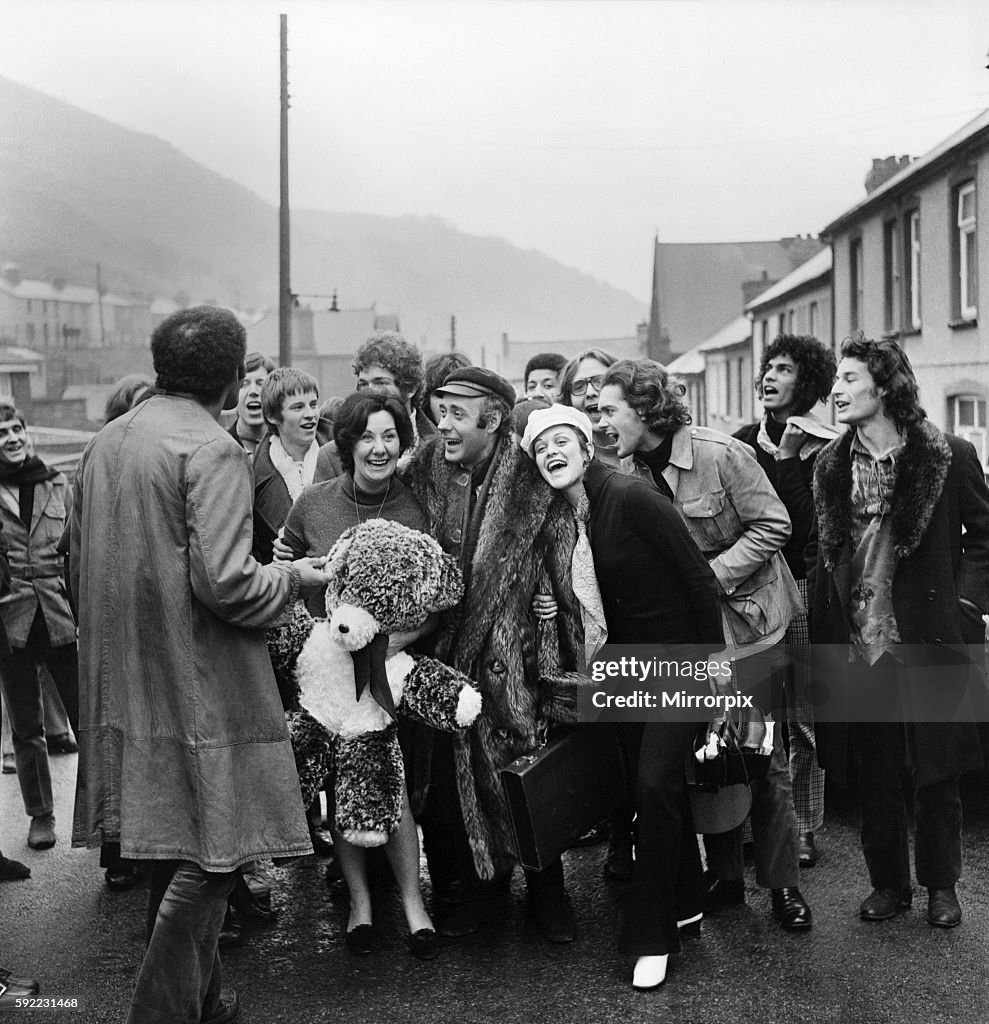 The cast of "Hair" led by Victor Spinetti took a coach ride from London to Wales to meet up with Victor's mum, Mrs.