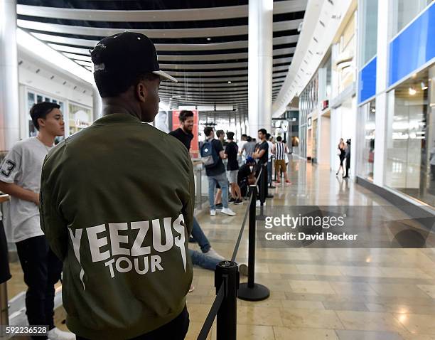Customers line up before the Kanye West temporary PABLO store opens at the Fashion Show mall on August 19, 2016 in Las Vegas, Nevada.