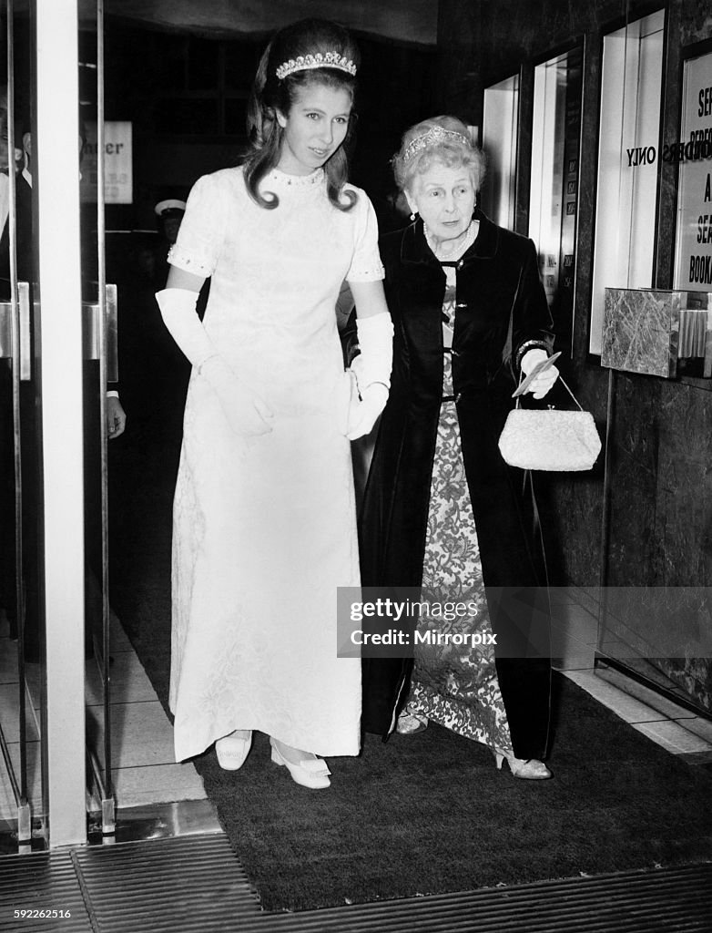 A Royal night at the cinema. (Left to right) Princess Anne and Princess Alice arriving at the Warner Theatre. November 1