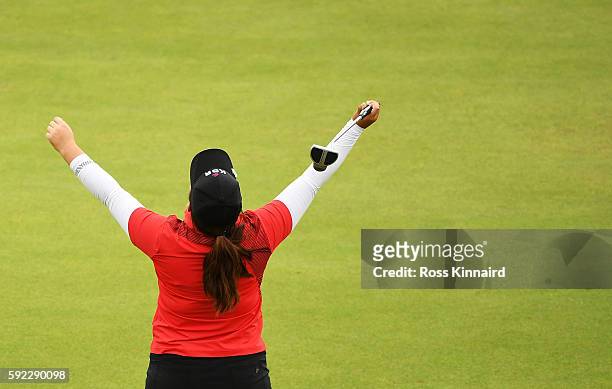 Inbee Park of Korea reacts on the 18th green after winning gold during the Women's Golf Final on Day 15 of the Rio 2016 Olympic Games at the Olympic...