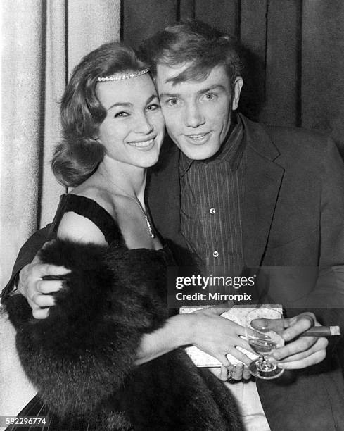 Albert's Rht 182 Shirley Anne Field Photos & High Res Pictures - Getty Images