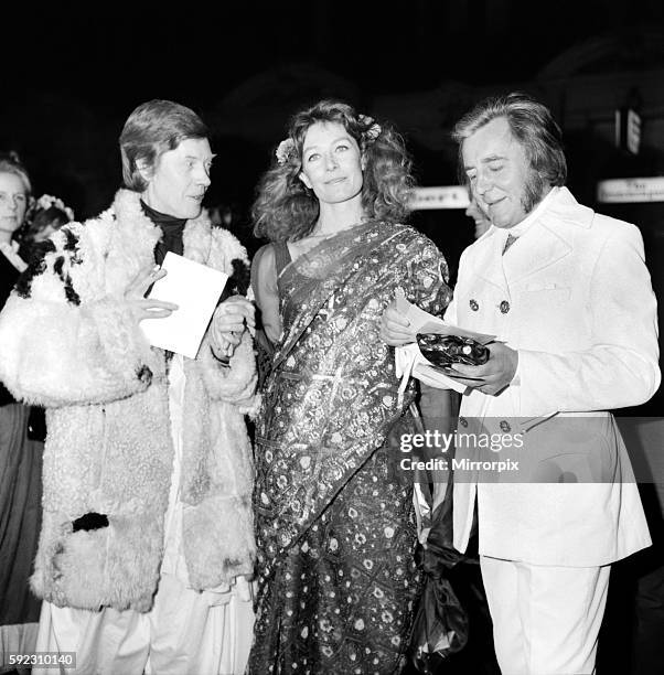 European Film Premier, at the Odeon, St. Martins Lane for "Isadora" arrivals at the theatre. Pip Dyer Vanessa Redgrave and Richard Buckley. March...