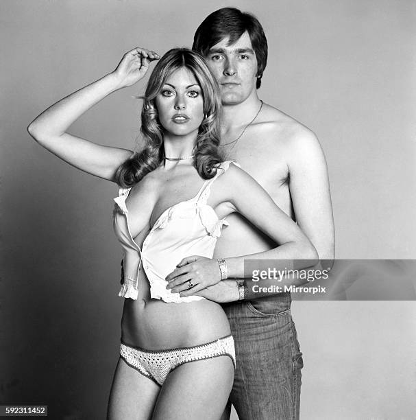 Models Gillian Duxbury and Peter Glancy pose for a young lovers feature in the Daily Mirror Studio, 15th April 1975. 75-1959-003