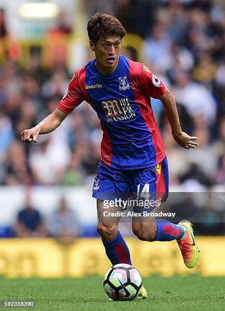Chung-Yong Lee of Crystal Palace in action during the Premier League match between Tottenham Hotspur and Crystal Palace at White Hart Lane on August...