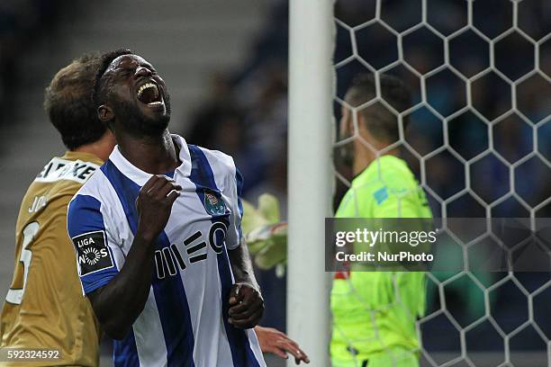 Porto's Portuguese forward Silvestre Varela reacts after loosing a chance to score a goal during the Premier League 2016/17 match between FC Porto v...