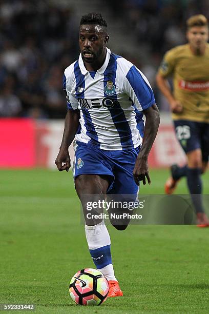 Porto's Portuguese forward Silvestre Varela controles the ball during the Premier League 2016/17 match between FC Porto v Estoril, at Dragao Stadium...