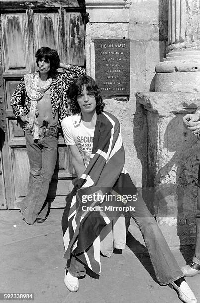 Colonel Crock Bowie Jagger Photos and Premium High Res Pictures - Getty Images