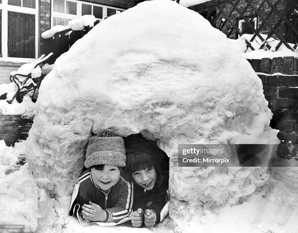 Snow Middlesborugh 'Little Eskimos', Franz Wheldon aged 7 and Mark Hogarth aged 4, built ...