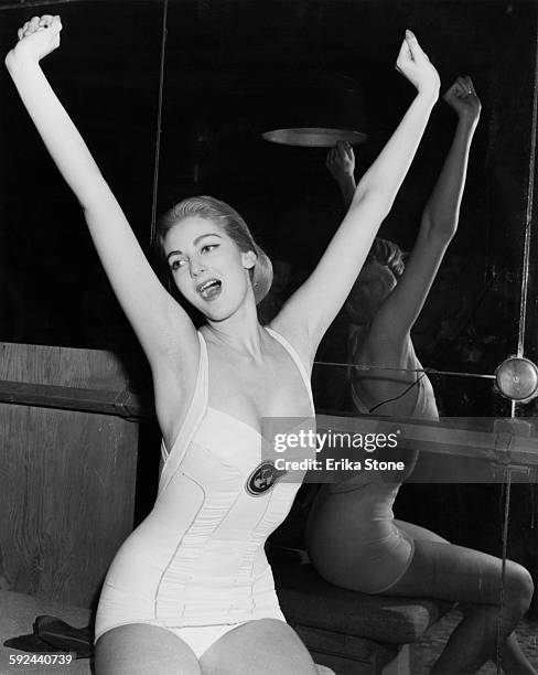 1,938 Carmen Dell Orefice Photos & High Res Pictures - Getty Images