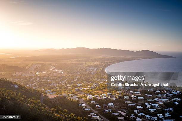 evening scenery over townsvillle from mount stuart - townsville fotografías e imágenes de stock