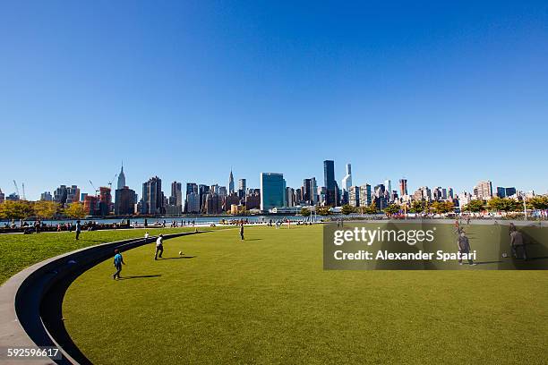 hunter's point south park, queens, new york city - queens new york city stock pictures, royalty-free photos & images