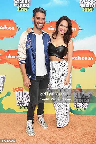 Erick Elias and Adriana Louvier arrive at the Nickelodeon Kids' Choice Awards Mexico 2016 at Auditorio Nacional on August 20, 2016 in Mexico City,...