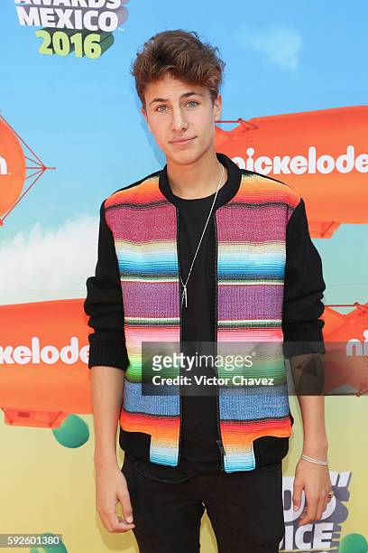 Juanpa Zurita arrives at the Nickelodeon Kids' Choice Awards Mexico 2016 at Auditorio Nacional on August 20, 2016 in Mexico City, Mexico.
