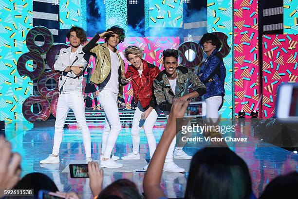 Perform on stage during the Nickelodeon Kids' Choice Awards Mexico 2016 at Auditorio Nacional on August 20, 2016 in Mexico City, Mexico.