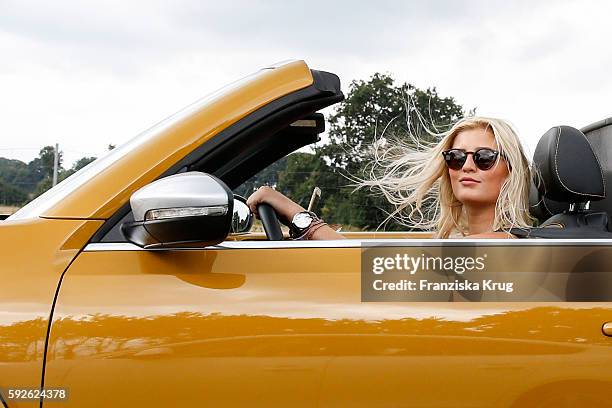 German actress Luna Schweiger attends the 12th Beetle Sunshine Tour To Travemuende the 12th Beetle Sunshine Tour on August 20, 2016 in Luebeck,...