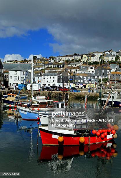 mevagissey harbour - mevagissey - fotografias e filmes do acervo