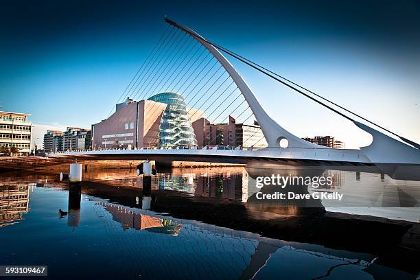 samuel beckett bridge, dublin - dublin stock-fotos und bilder