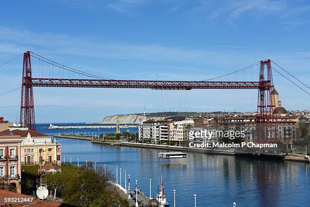 bizkaia bridge, puente colgante, bilbao, spain - puente colgante stockfoto's en -beelden