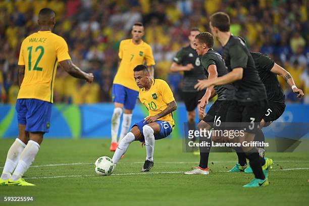 Neymar of Brazil in action during the Men's Football Final between Brazil and Germany at the Maracana Stadium on August 20, 2016 in Rio de Janeiro,...