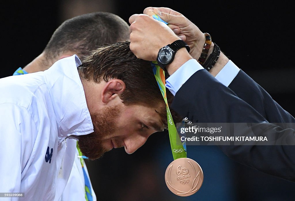 WRESTLING-OLY-2016-RIO-PODIUM