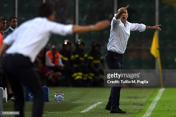 Head Coach Davide Ballardini of Palermo gestures during the Serie A match between US Citta di Palermo and US Sassuolo at Stadio Renzo Barbera on...