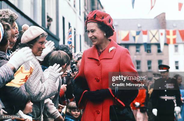 Queen Elizabeth II greets crowds of wellwishers in Scotland , as part of Royal Jubilee Tour, HRH Silver Jubilee celebrations, Tuesday 24th May 1977.