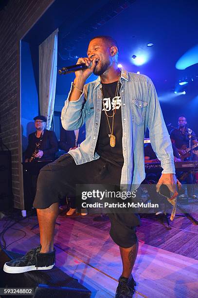 Usher performs onstage at the Apollo in the Hamptons 2016 party at The Creeks on August 20, 2016 in East Hampton, New York.