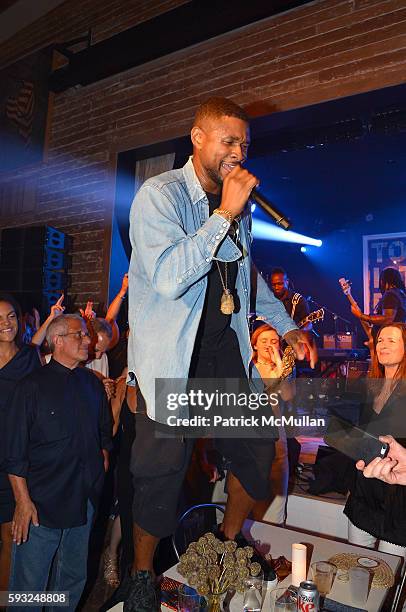 Usher performs onstage at the Apollo in the Hamptons 2016 party at The Creeks on August 20, 2016 in East Hampton, New York.