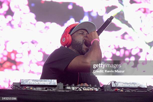 Funkmaster Flex performs onstage during the 2016 Billboard Hot 100 Festival - Day 2 at Nikon at Jones Beach Theater on August 21, 2016 in Wantagh,...