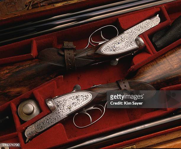 two holland and holland 12 bore sporting shot guns - 12 bore gun stock-fotos und bilder