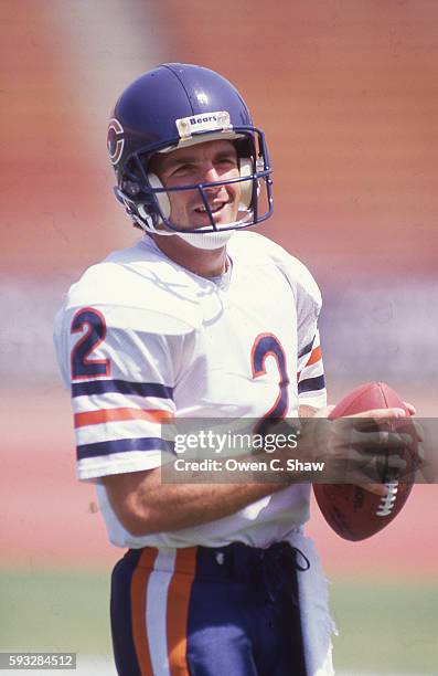 Doug Flutie of the Chicago Bears circa 1986 warms up pre game against the Los Angeles Raiders at the Coliseum in Los Angeles, California