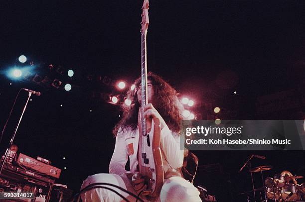 Deep Purple Glenn Hughesr live at Nippon Budokan, Tokyo, December 1975.