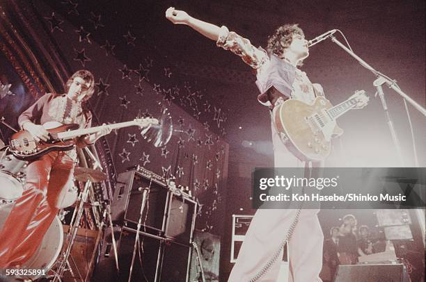 Rex Marc Bolan Steve Currie live at Nippon Budokan, Tokyo, October 25, 1973.