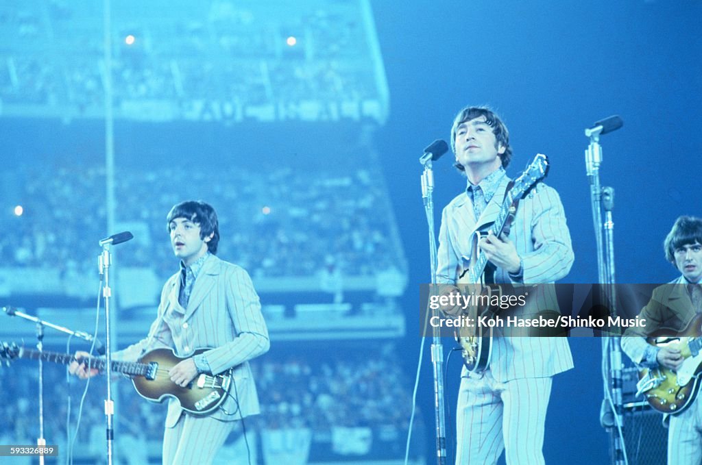 Beatles Live At Shea Stadium NYC August 23 1966 News Photo Getty beatles-live-at-shea-stadium-nyc-august-23-1966-news-photo-getty