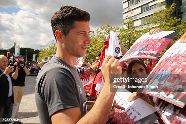 Robert Lewandowski of FC Bayern signs autographs during the official car handover at Audi Forum on August 22, 2016 in Ingolstadt, Germany.