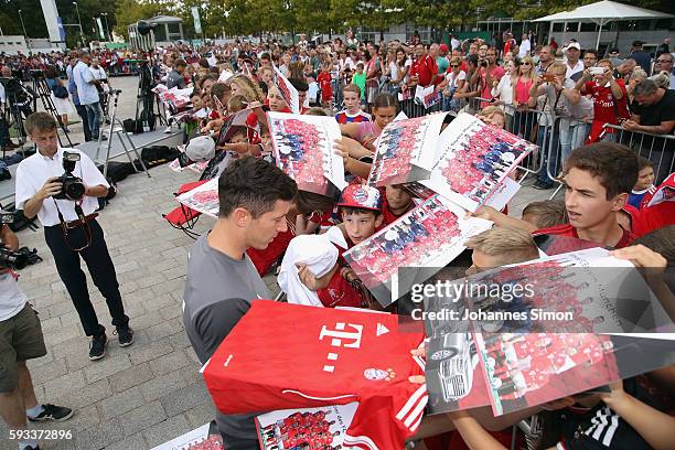 Robert Lewandowski of FC Bayern signs autographs during the official car handover at Audi Forum on August 22, 2016 in Ingolstadt, Germany.