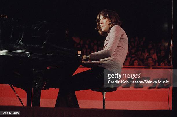 Chicago Robert Lamm live at Festival Hall, Osaka, June 10, 1972.