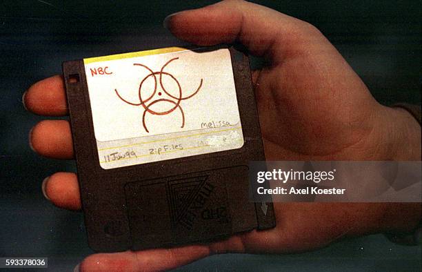 2000s Computer Virus 815 I Love You Virus Stock Photos, High-Res Pictures, and Images ...