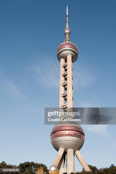 oriental pearl tower - torre oriental pearl imagens e fotografias de stock