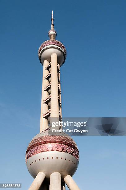 oriental pearl tower - oriental pearl tower stock pictures, royalty-free photos & images