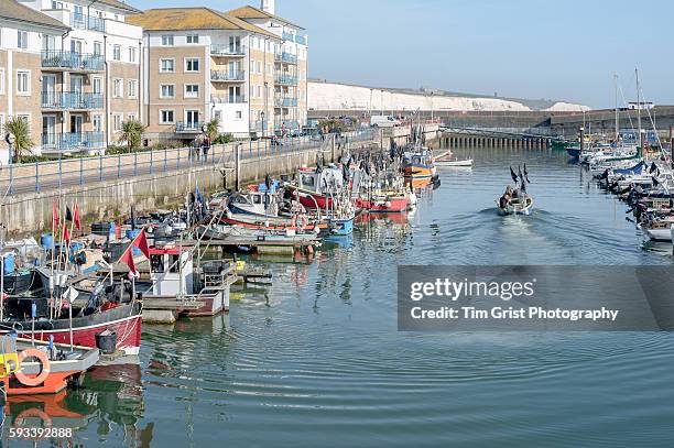 brighton marina - brighton marina stock pictures, royalty-free photos & images