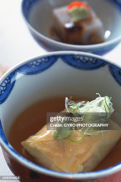 bowl of tofu skin - nata de soja fotografías e imágenes de stock