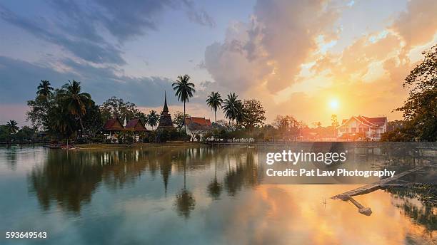 sukhothai historical park - sukhothai historical park stock pictures, royalty-free photos & images