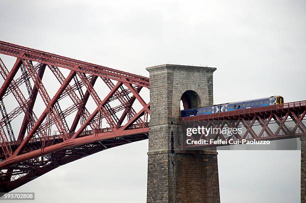 foggy day at firth of forth bridge - firth of forth rail bridge stock pictures, royalty-free photos & images