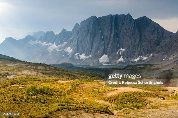 The Rockwall Over Floe Lake From Numa Pass, Foto de stock
