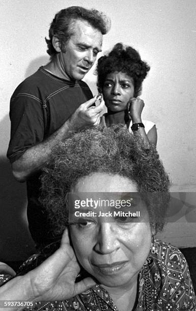 Playwright Alice Childress photographed with the stars of her interracial love story "Wedding Band", Ruby Dee and James Broderick, in August 1972.